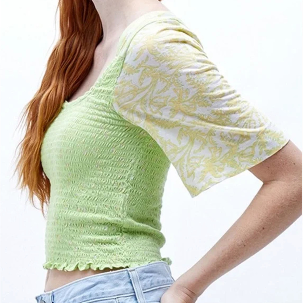 Free People MARIGOLD Smocked Tee Crop Top | Sz XS Key Lime Green NEW. N1 - Picture 6 of 12